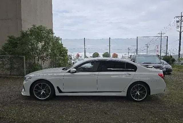 Used BMW 750L M Sport 2018 White Sedan