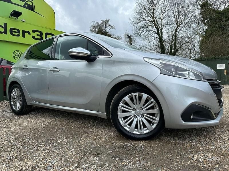 Used Peugeot 208 Allure 110 HP (80 kW) 2017 Silver Hatchback