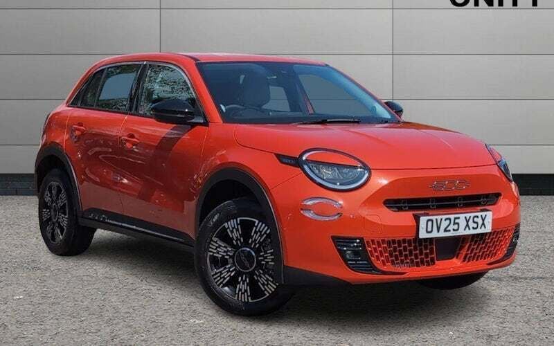 New 2025 Fiat 600 La Prima Hatchback | £22,990 (Fair price) - Image 1/4