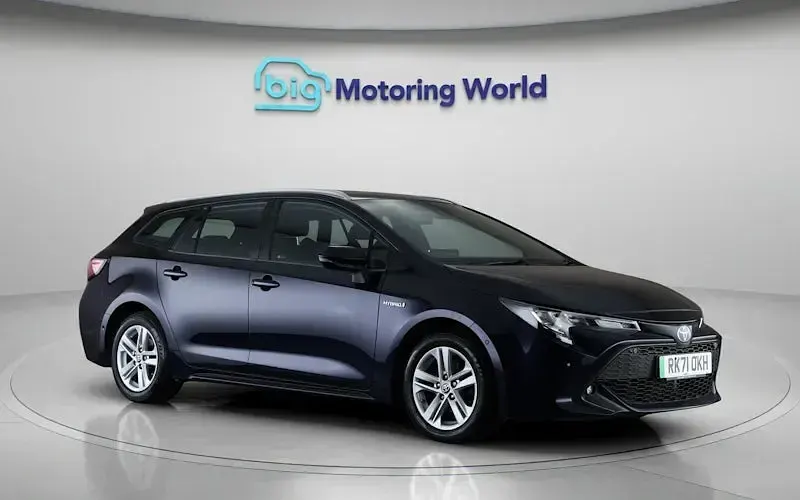 Used Toyota Corolla 122 HP (89 kW) 2021 Blue Estate