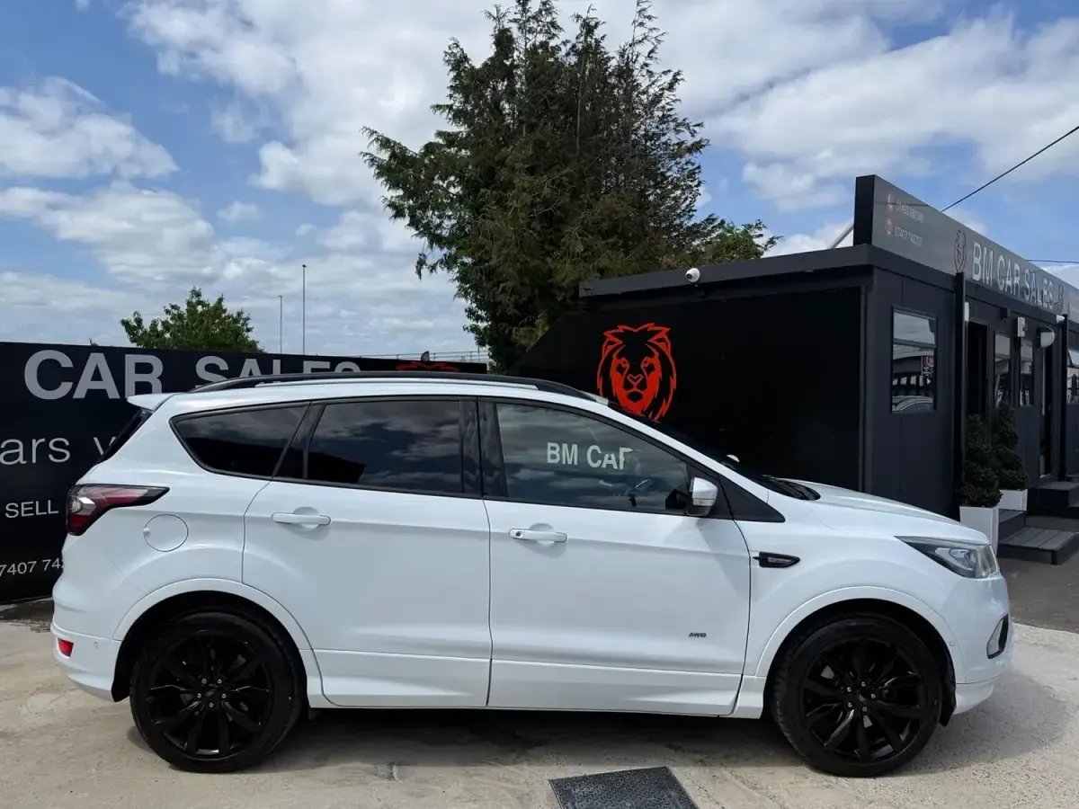 Used Ford Kuga ST-Line 180 HP (132 kW) 2017 White SUV