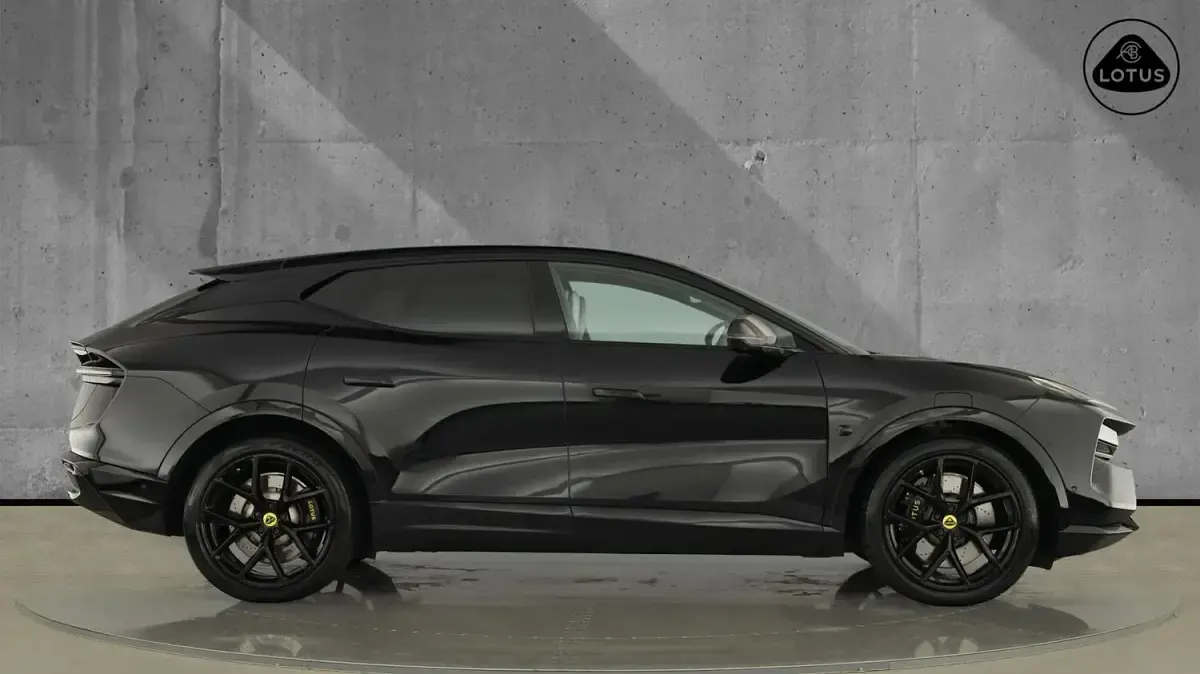 Used Lotus Eletre 675 kW (918 HP) 2024 Black SUV