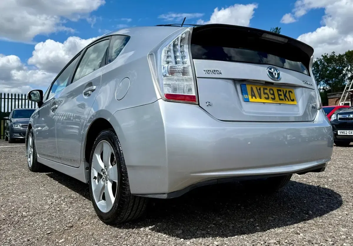 Used Toyota Prius T4 136 HP (100 kW) 2009 Silver Hatchback