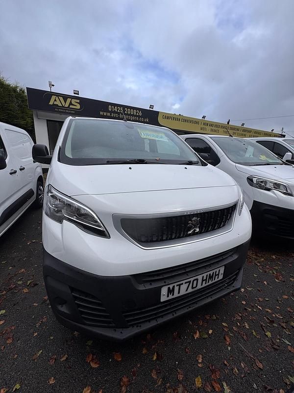 White Used 2020 Peugeot Expert Van | £13,495 (Fair price) - Image 1/4