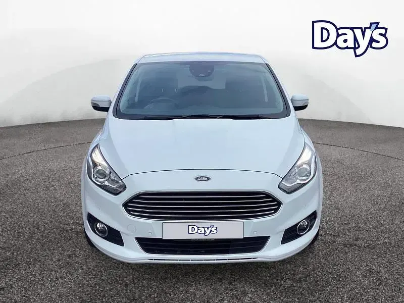 Used Ford S-MAX Titanium 150 HP (110 kW) 2019 White MPV