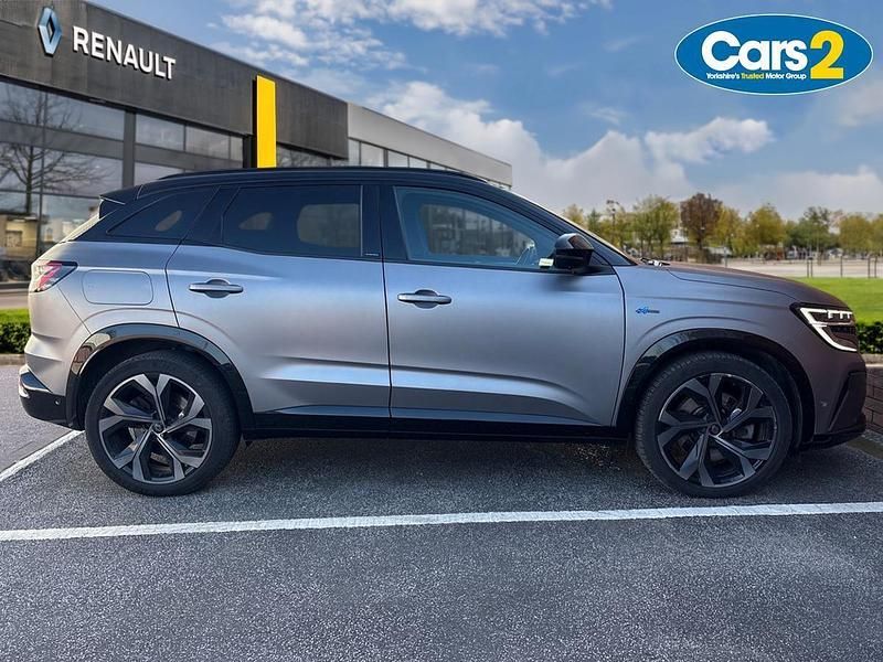 Used Renault Austral Iconic Esprit Alpine 200 HP (147 kW) 2023 Grey/black  SUV