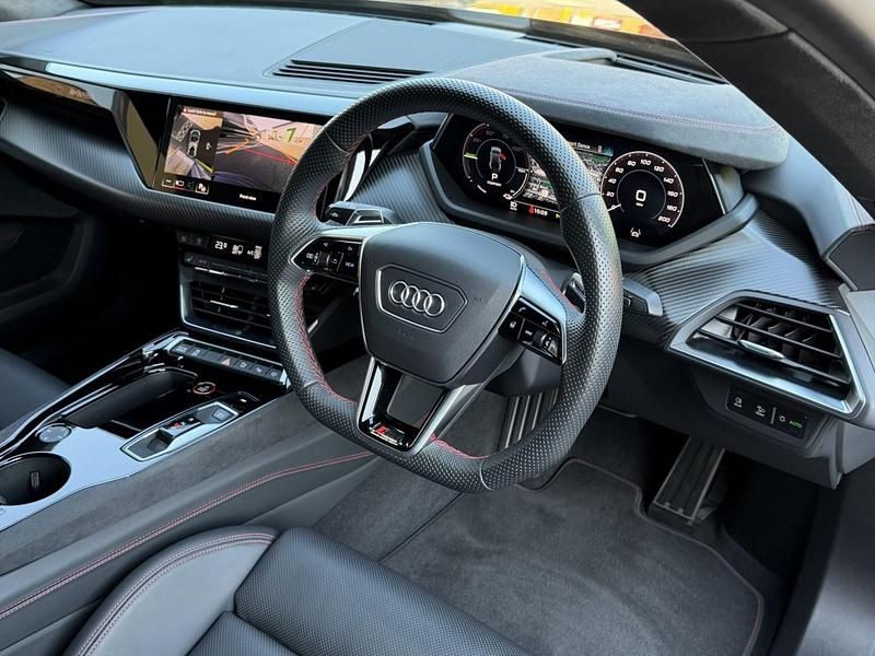 Used Audi e-tron GT quattro Premium 475 kW (646 HP) 2022 Black Sedan