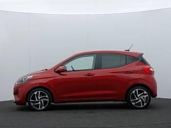 Used Hyundai i10 Premium 84 HP (61 kW) 2021 Red Hatchback