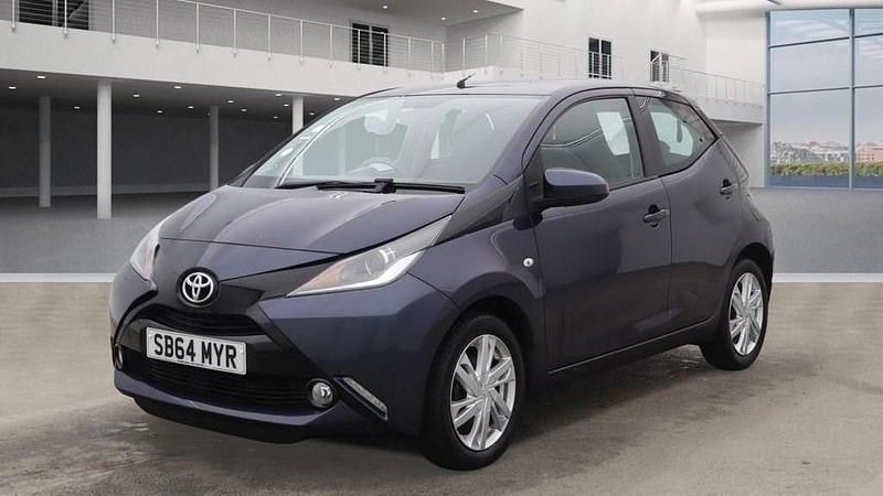 Used Toyota Aygo x-press 69 HP (50 kW) 2015 Blue Hatchback