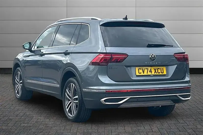 Used VW Tiguan Allspace Elegance 150 HP (110 kW) 2024 Platinum grey SUV