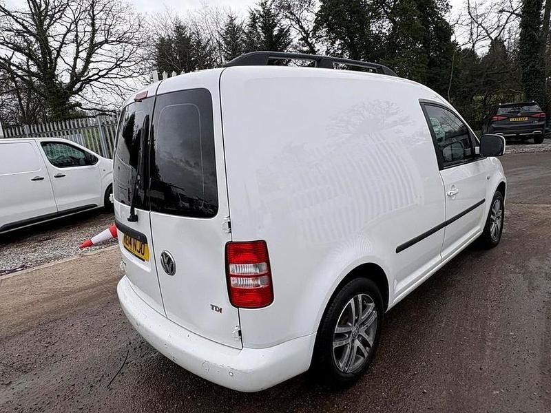 Begagnad VW Caddy Trendline 102 HK (75 kW) 2014 Vit Minibuss