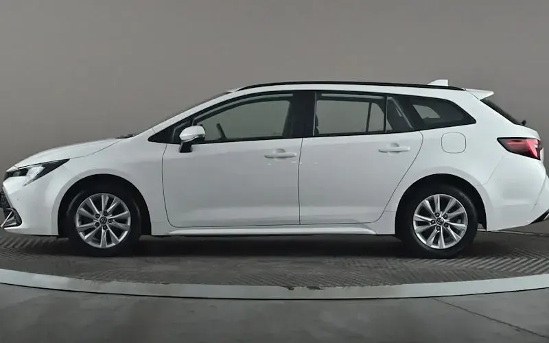 Begagnad Toyota Corolla 140 HK (102 kW) 2026 Kombi