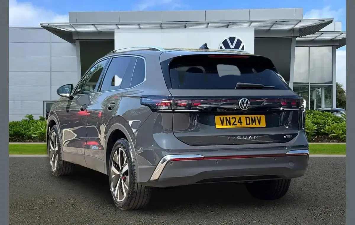 Used VW Tiguan Elegance 147 HP (108 kW) 2024 Grey SUV