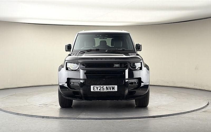 Used Land Rover Defender HSE Dynamic 350 HP (257 kW) 2024 Santorini black SUV