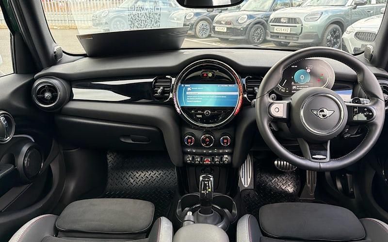Usado Mini Cooper S Sport 178 HP (130 kW) 2022 Verde Citadino
