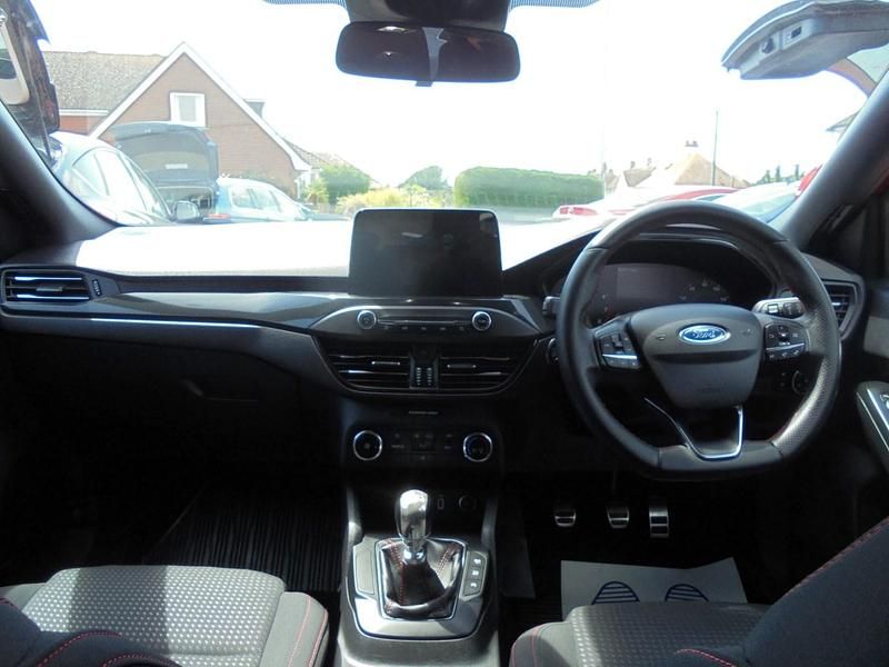 Used Ford Focus ST-Line 2018 Red Hatchback