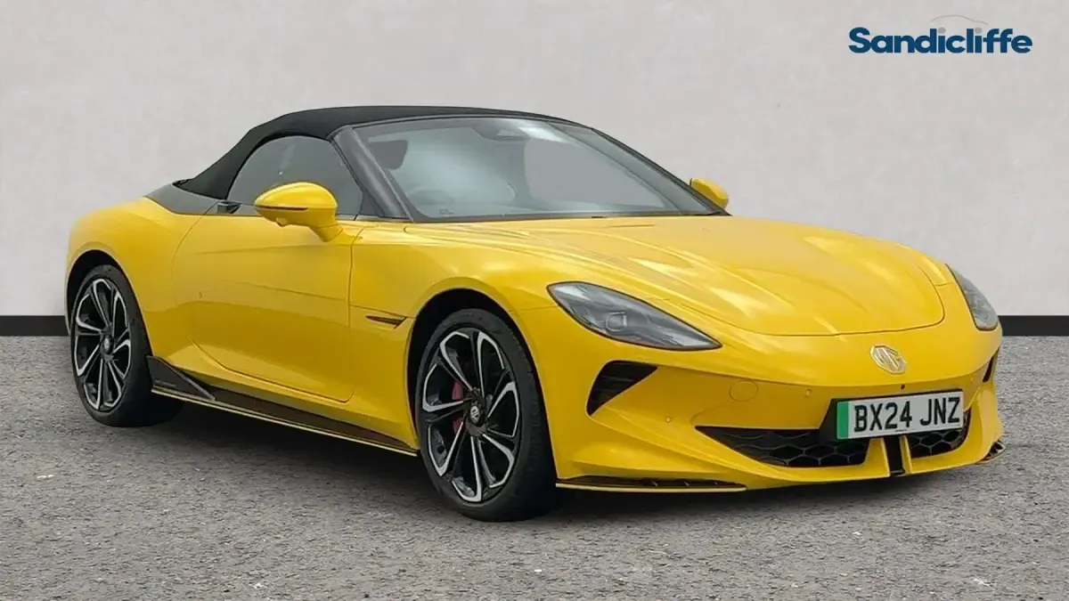 Usado MG Cyberster 375 kW (510 HP) 2024 Amarelo Cabrios