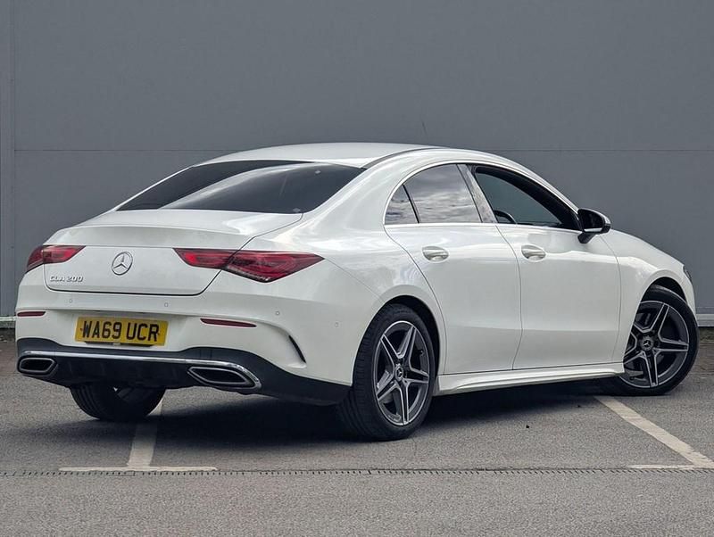 Begagnad Mercedes CLA200 AMG line 2019 Vit Sportkupé