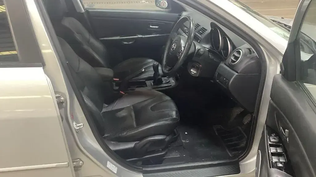 Usado Mazda 3 Inclusive 150 CV (110 kW) 2008 Plateado Berlina