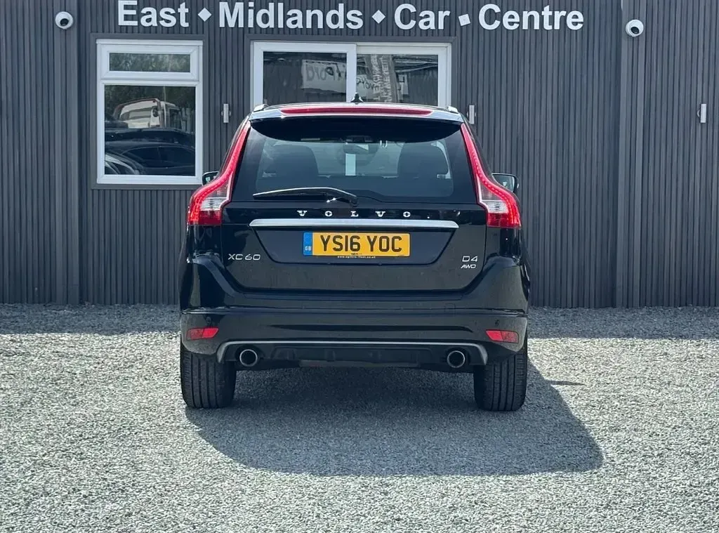 Used Volvo XC60 R-Design 190 HP (139 kW) 2016 Black SUV