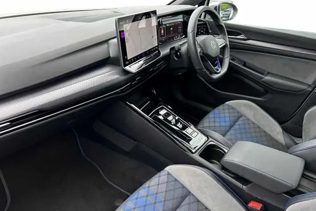 Used VW Golf VIII R 333 HP (244 kW) 2025