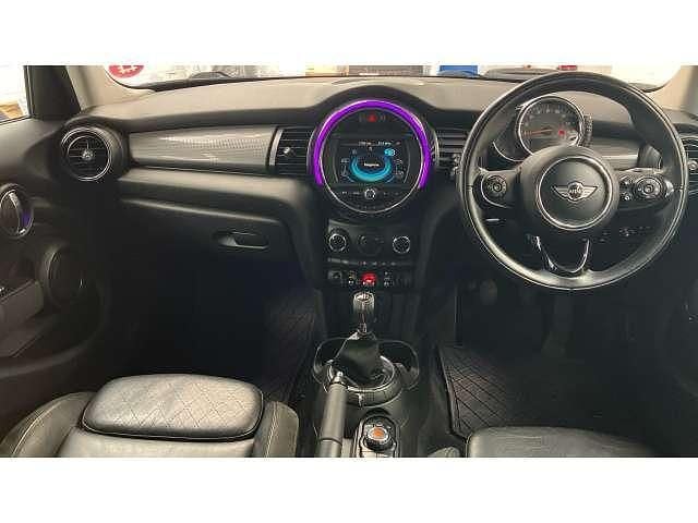 Image 4/4