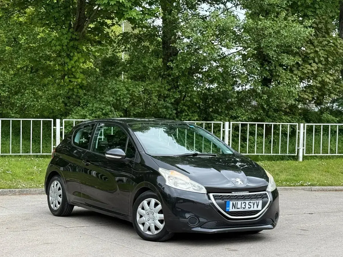 Used Peugeot 208 Access 2013 Black Hatchback