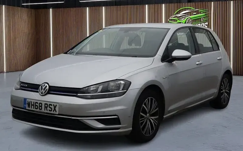Used VW Golf VII SE 131 HP (96 kW) 2018 Silver Hatchback