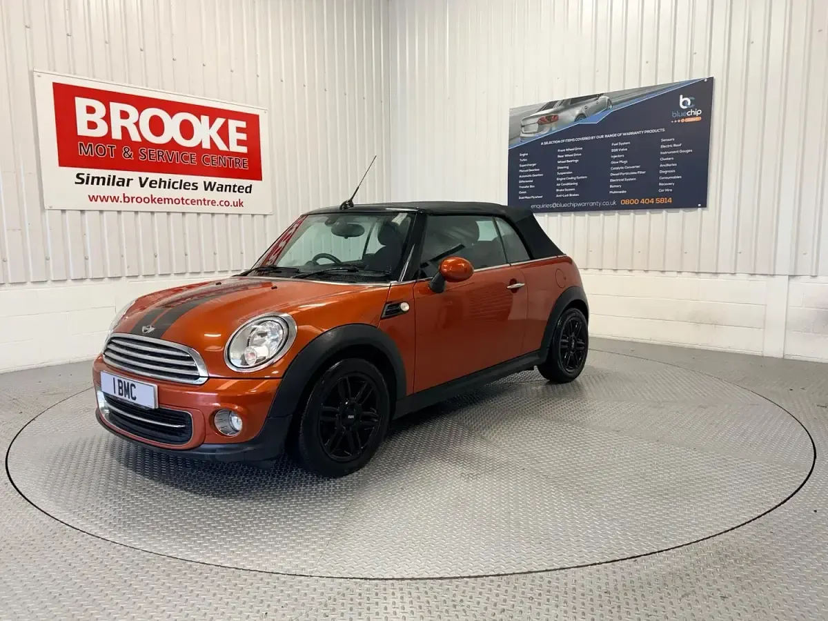 Used Mini Cooper Cabriolet 122 HP (89 kW) 2014 Orange Cabriolet
