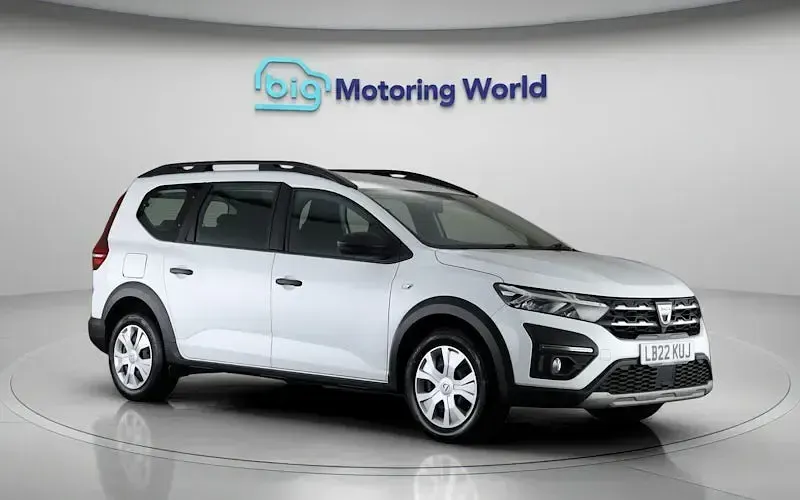 Usado Dacia Jogger Essentiel 110 CV (80 kW) 2025 Monovolumen