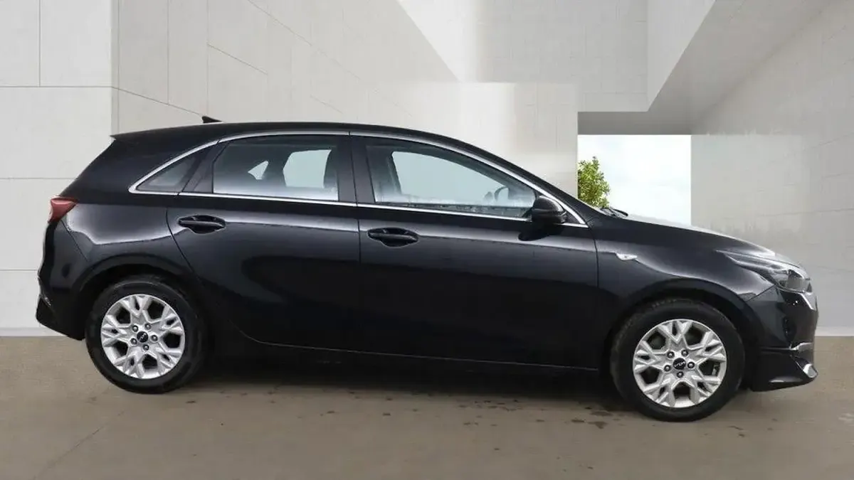 Used Kia Ceed 118 HP (86 kW) 2022 Black Hatchback