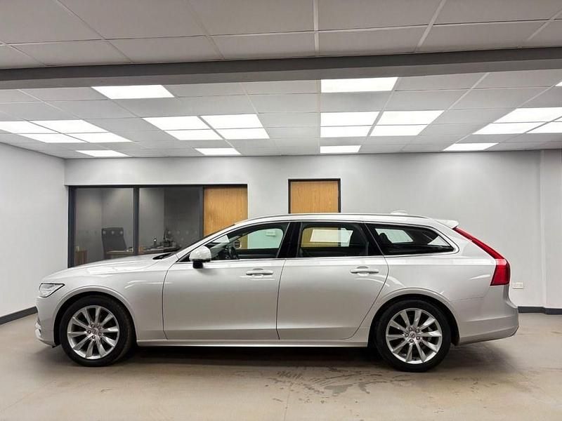 Used Volvo V90 Momentum 190 HP (139 kW) 2019 Silver Estate