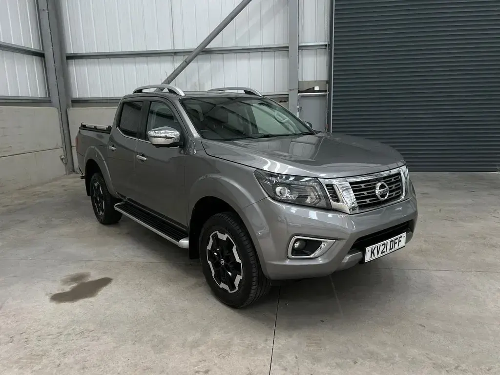 Used Nissan Navara Tekna 190 HP (139 kW) 2021 Grey Pickup