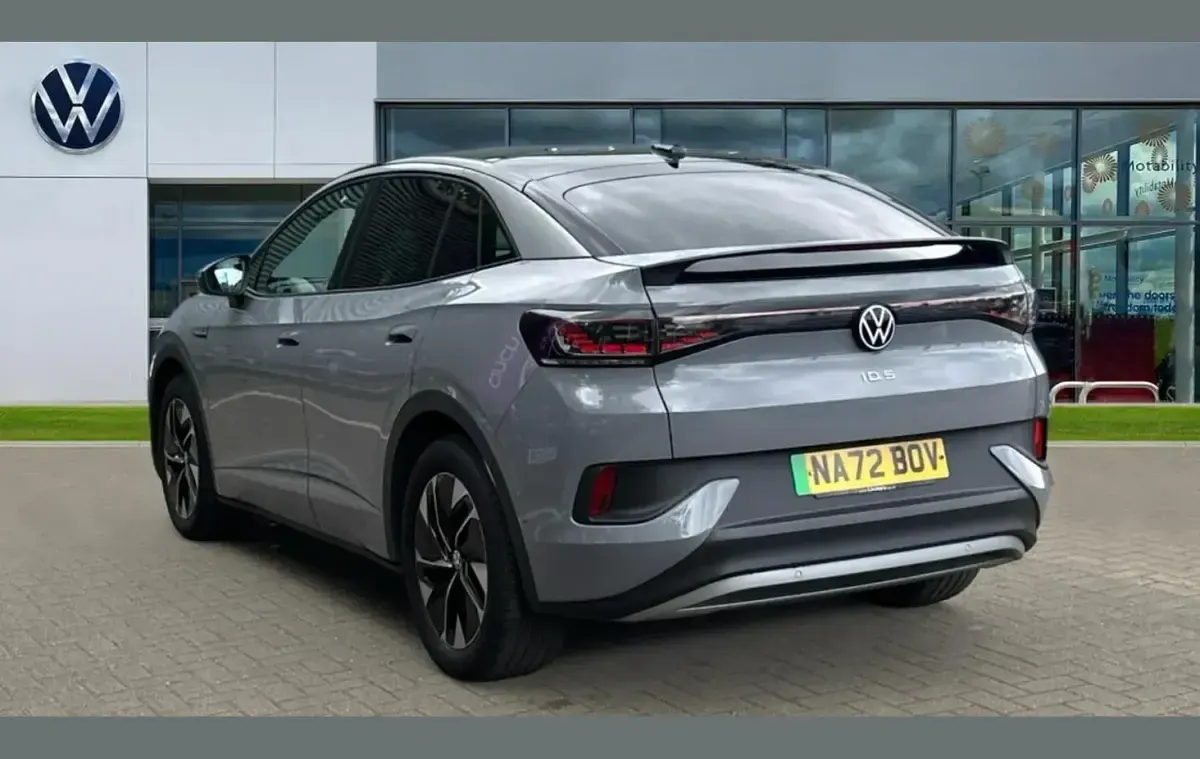 Usado VW ID.5 Pro 127 kW (174 HP) 2022 Cinzento SUV