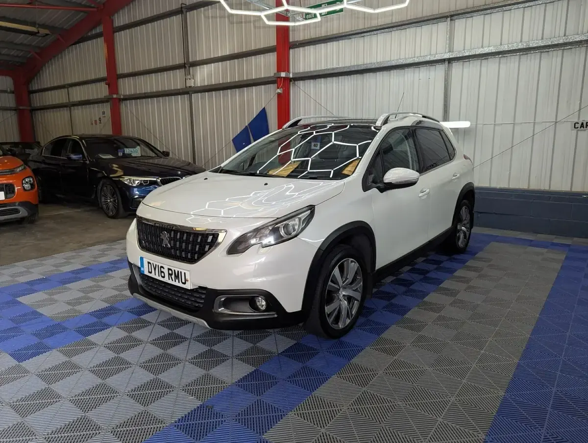 Used Peugeot 2008 Allure 82 HP (60 kW) 2016 White SUV