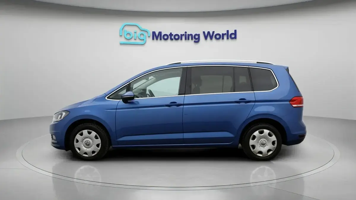 Used VW Touran SEL 150 HP (110 kW) 2020 Blue MPV