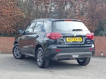 Gebraucht Suzuki Vitara 129 PS (94 kW) 2023 Schwarz SUV