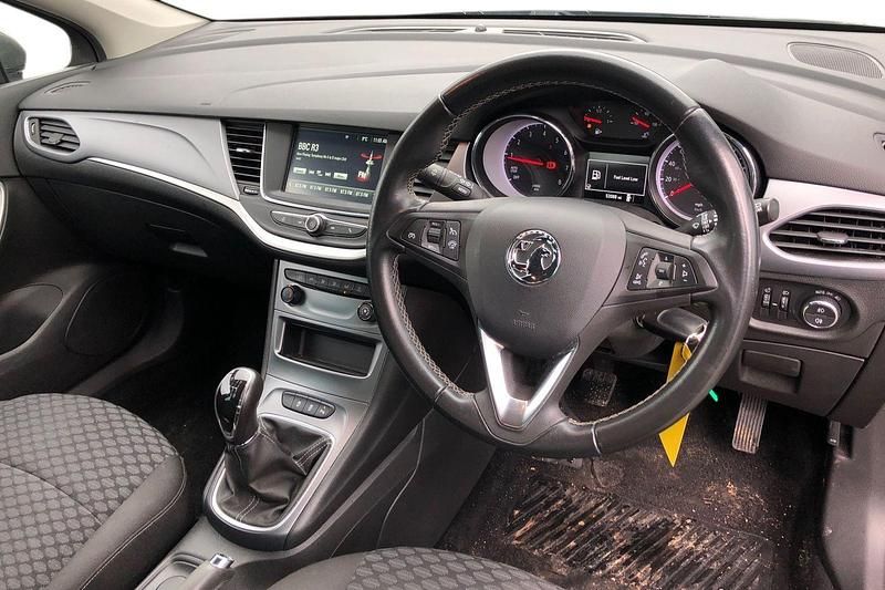 Used Vauxhall Astra 125 HP (91 kW) 2019 Grey Hatchback