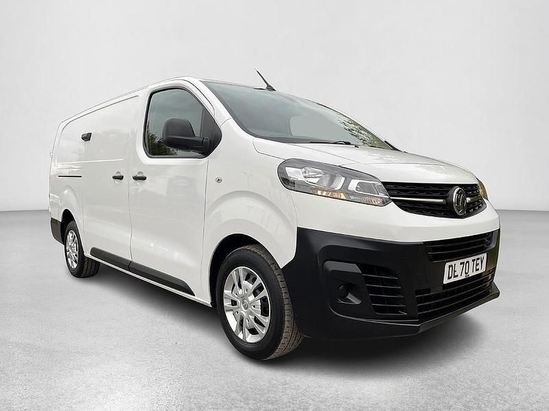 White Used 2020 Vauxhall Vivaro S Van | £9,600 (Fair price) - Image 1/4