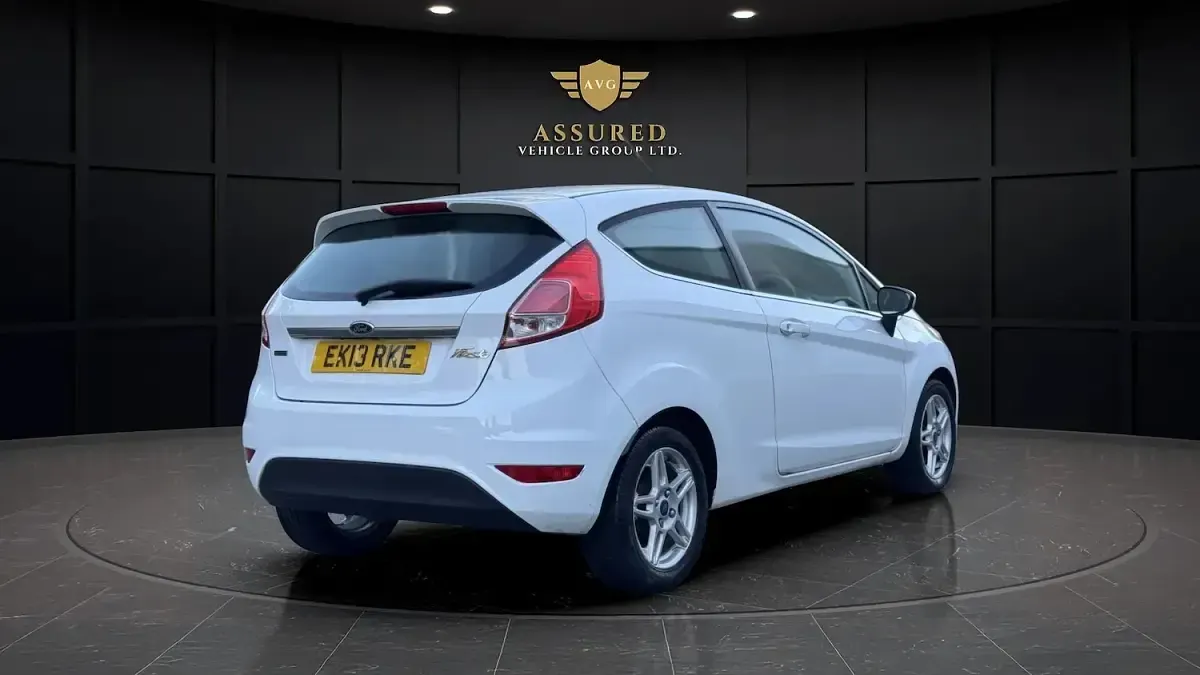 Used Ford Fiesta Zetec 2013 White Hatchback