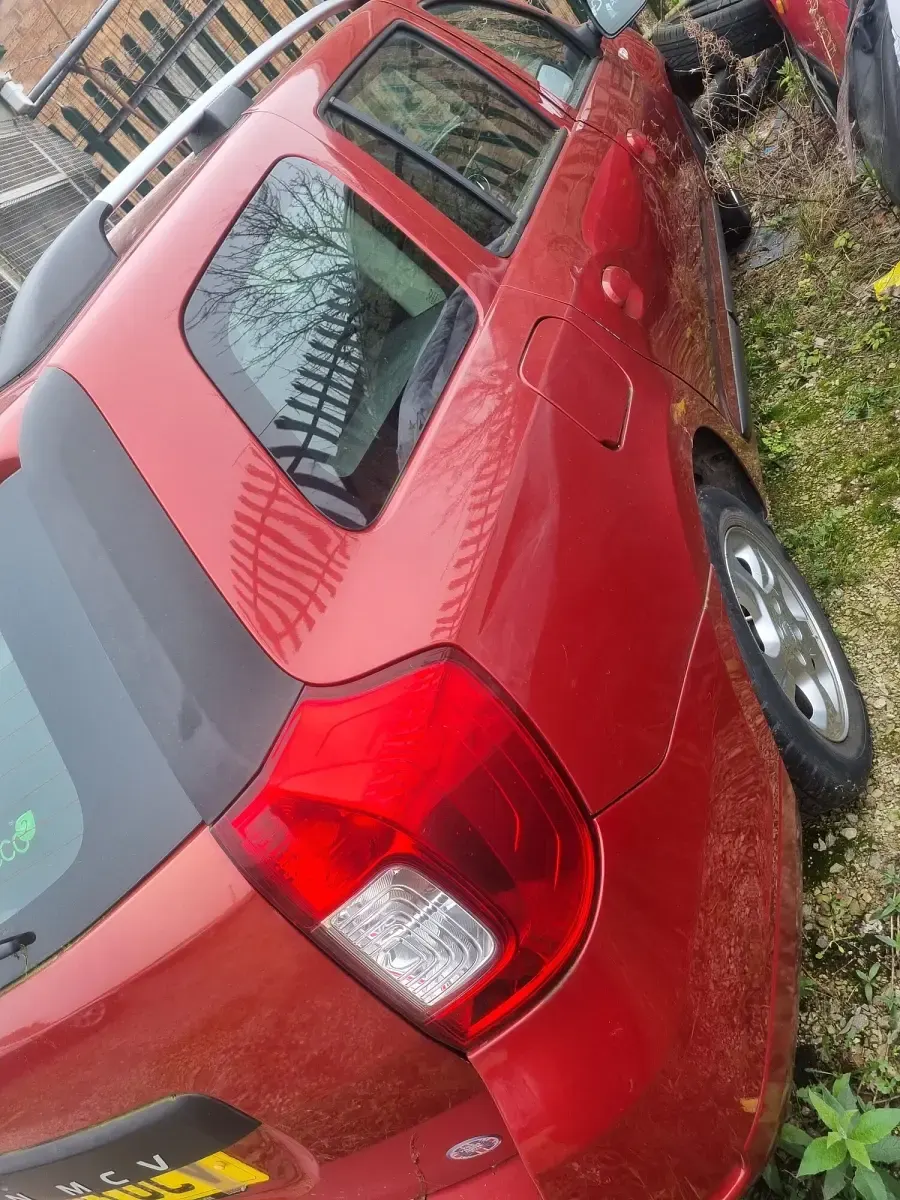 Used Dacia Logan MCV Lauréate 2013 Red Estate