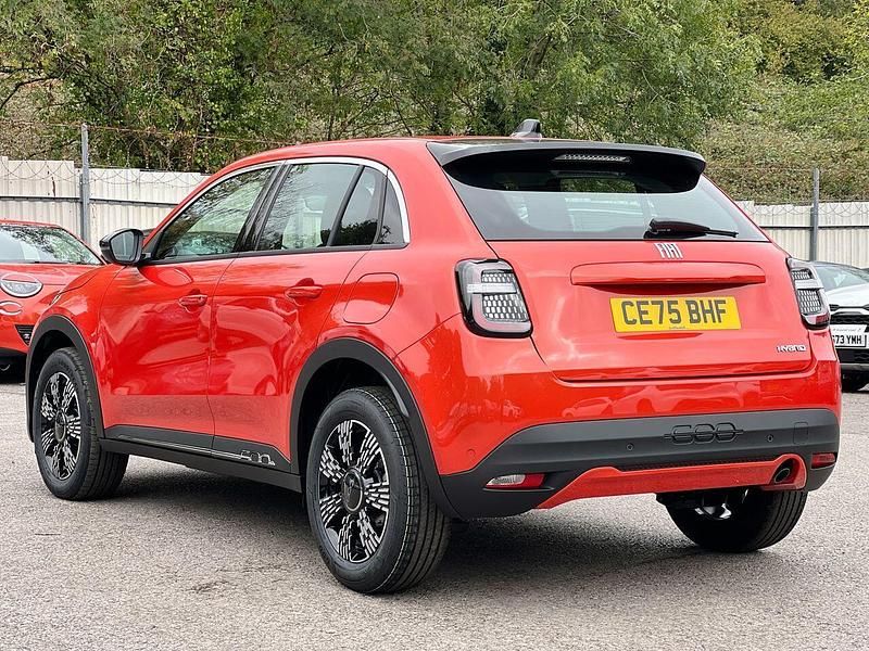 New Fiat 600 S 99 HP (72 kW) 2025 Red SUV