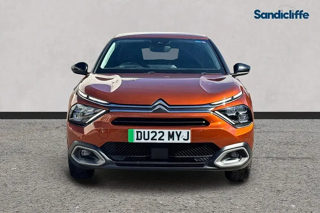 Begagnad Citroën e-C4 Shine 100 kW (136 HK) 2022 Halvkombi