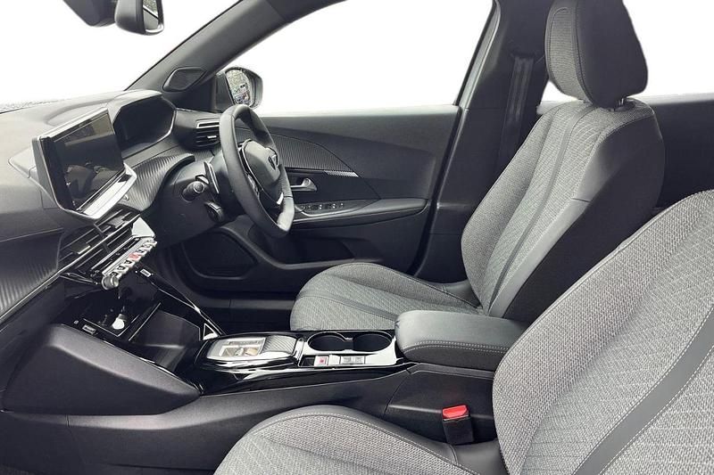 Begagnad Peugeot 2008 Allure 131 HK (96 kW) 2024 Grå SUV