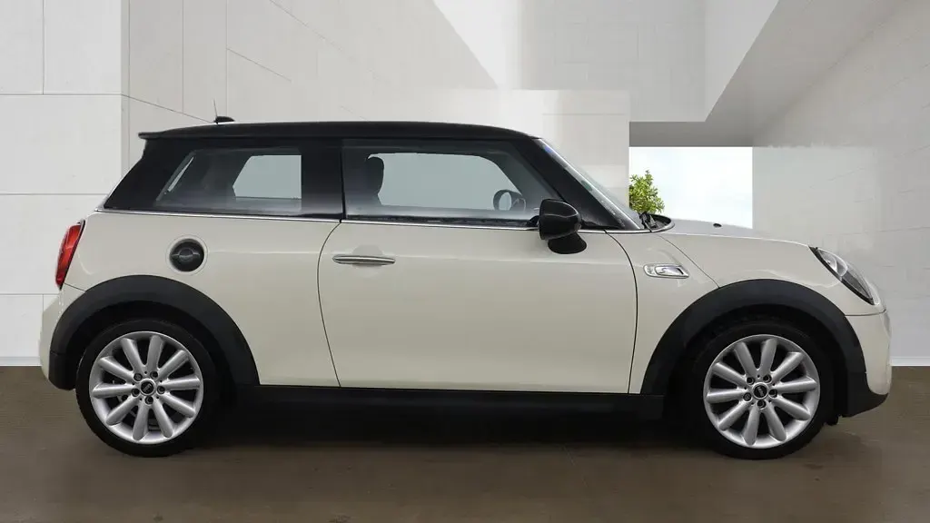 Begagnad Mini Cooper S Hatch 2016 Vit Halvkombi