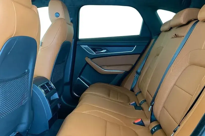 Used Jaguar F-Pace R-Dynamic 404 HP (297 kW) 2024 Portofino blue SUV