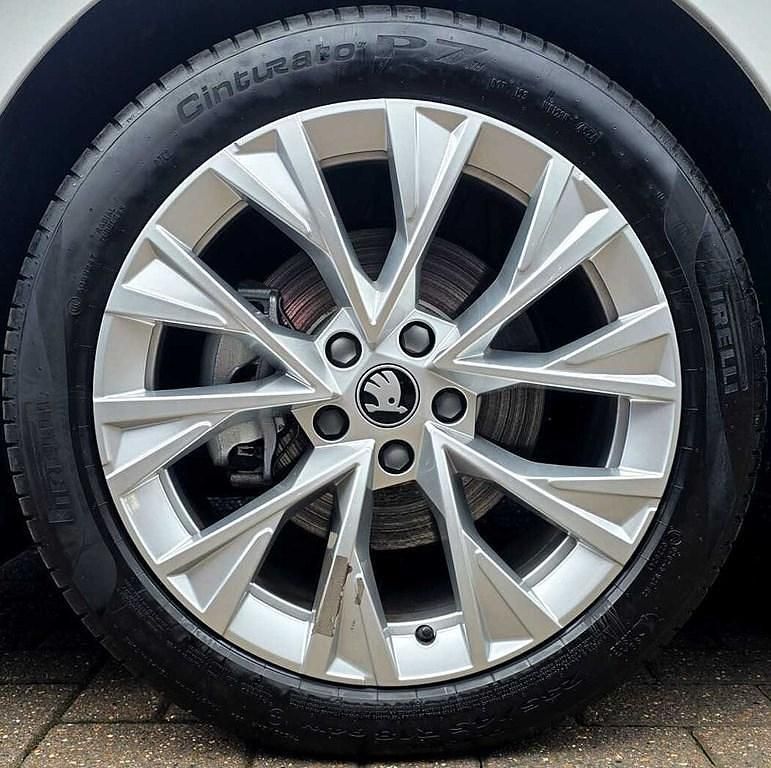 New Skoda Superb SE L 147 HP (108 kW) 2025 Pure white Estate