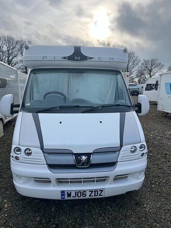 White Used 2006 Peugeot Boxer Van | £12,000 (Super price) - Image 1/4