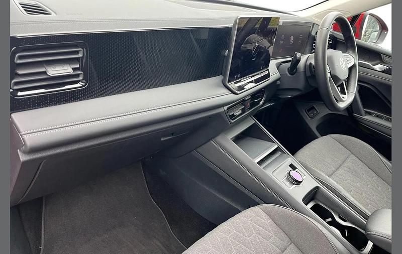Używany VW Tiguan Match 204 KM (150 kW) 2025 Czerwony SUV