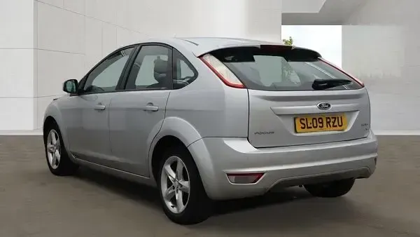 Used Ford Focus Zetec 99 HP (72 kW) 2009 Silver Hatchback